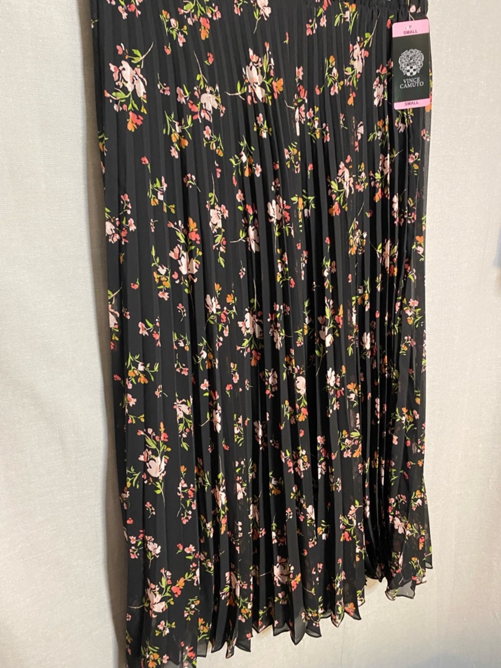 Vince Camuto Black Floral Pleated Midi Skirt